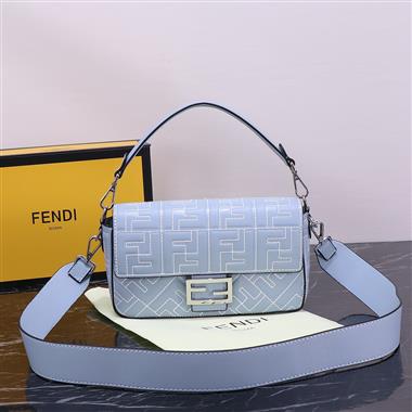 FENDI   2023新款女生時尚休閒包  尺寸：25*13CM