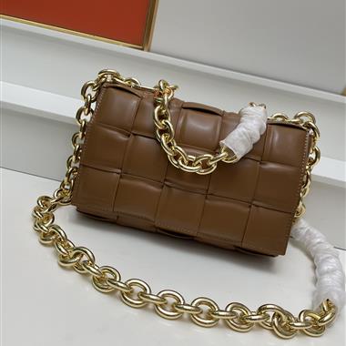 BOTTEGA VENETA   2023新款女生時尚休閒包  尺寸：26*8*18CM