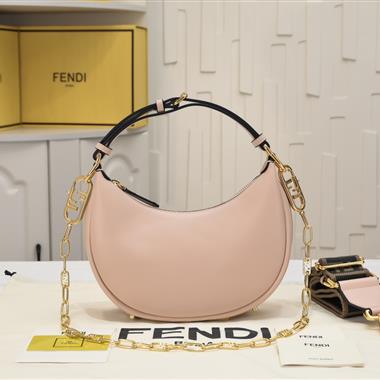 FENDI   2023新款女生時尚休閒包  尺寸：24*12*7CM