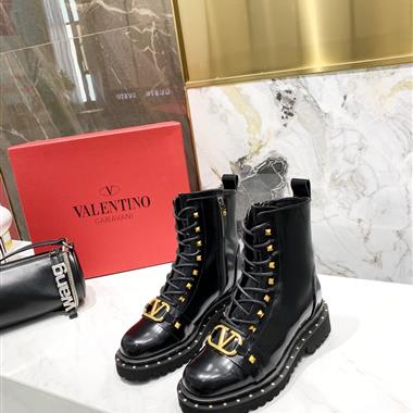 Valentino   2023新款女生休閒時尚鞋子