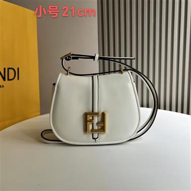 FENDI   2023新款女生時尚休閒包 尺寸：21*15*7CM