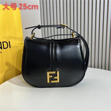 FENDI   2023新款女生時尚休閒包 尺寸：25*20*7CM