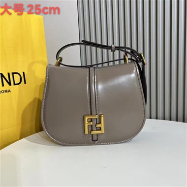 FENDI   2023新款女生時尚休閒包 尺寸：25*20*7CM