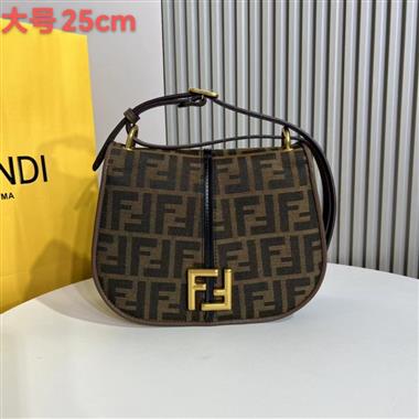 FENDI   2023新款女生時尚休閒包 尺寸：25*20*7CM