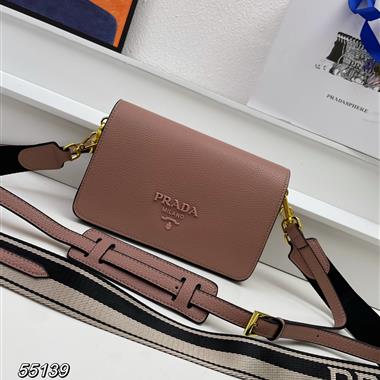 PRADA    2023新款女生時尚休閒包  尺寸:24*15*10.5CM