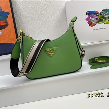 PRADA    2023新款女生時尚休閒包  尺寸:25-18-8CM