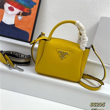 PRADA    2023新款女生時尚休閒包  尺寸:23*21*10CM