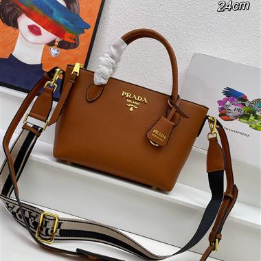 PRADA    2023新款女生時尚休閒包  尺寸:24*19*12CM