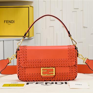 FENDI   2023新款女生時尚休閒包 尺寸：27*15*6CM