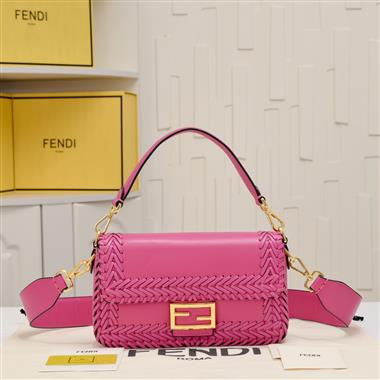 FENDI   2023新款女生時尚休閒包 尺寸：27*15*6CM