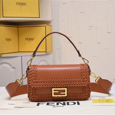 FENDI   2023新款女生時尚休閒包 尺寸：27*15*6CM