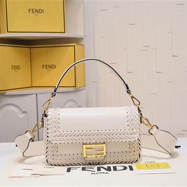 FENDI   2023新款女生時尚休閒包 尺寸：27*15*6CM