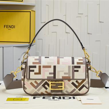 FENDI   2023新款女生時尚休閒包 尺寸：28*6.5*13.5CM