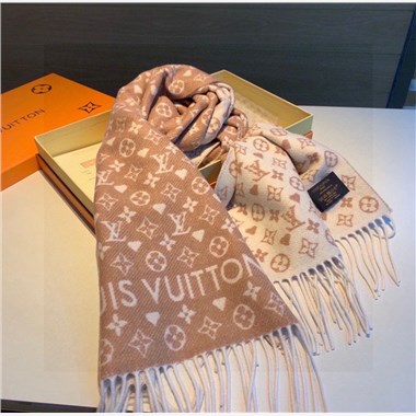 Louis Vuitton    2023秋冬新款時尚圍巾 尺寸：190-45