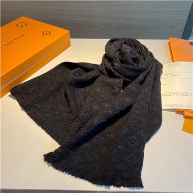 Louis Vuitton    2023秋冬新款時尚圍巾 尺寸：180-40