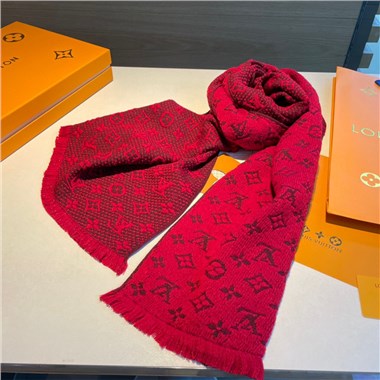 Louis Vuitton    2023秋冬新款時尚圍巾 尺寸：180-40