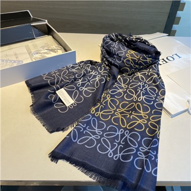 LOEWE   2023秋冬新款時尚圍巾 尺寸：140-140