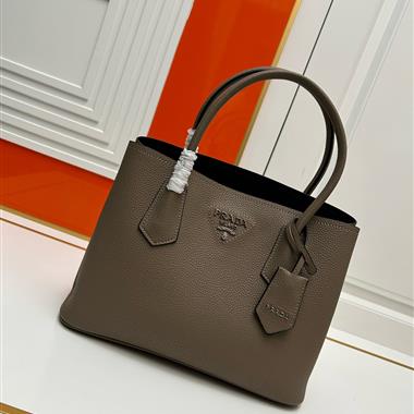 PRADA   2023新款女生時尚休閒包 尺寸:30*22*14CM