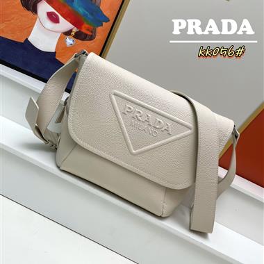 PRADA   2023新款女生時尚休閒包 尺寸:22*22*12CM