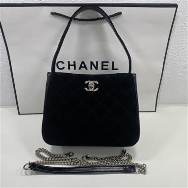 CHANEL  2023新款女生時尚休閒包 尺寸：17-22-9.5CM