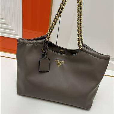 PRADA   2023新款女生時尚休閒包 尺寸:43-28-12CM