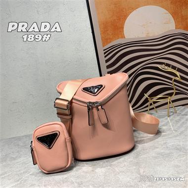 PRADA   2023新款女生時尚休閒包 尺寸:21*15*15CM