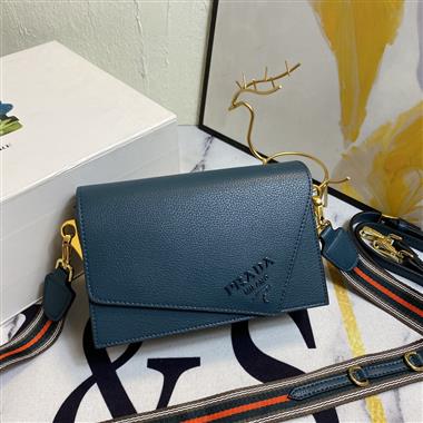 PRADA   2023新款女生時尚休閒包 尺寸:24*15*8CM