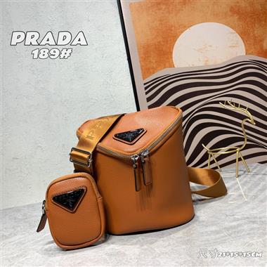 PRADA   2023新款女生時尚休閒包 尺寸:21*15*15CM
