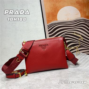 PRADA   2023新款女生時尚休閒包 尺寸:24*19*6CM