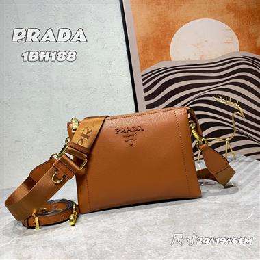 PRADA   2023新款女生時尚休閒包 尺寸:24*19*6CM