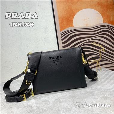 PRADA   2023新款女生時尚休閒包 尺寸:24*19*6CM