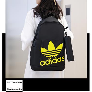 Adidas   2023新款時尚休閒包  尺寸：35*49*17CM