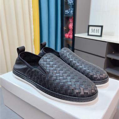 BOTTEGA VENETA  2023新款男生休閒時尚鞋子