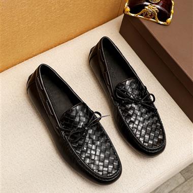 BOTTEGA VENETA  2023新款男生休閒時尚鞋子