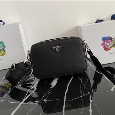 PRADA  2023新款男生時尚休閒包 尺寸:18*12*5.5CM