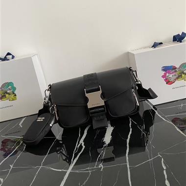 PRADA  2023新款男生時尚休閒包 尺寸:23*12.5*5.5CM