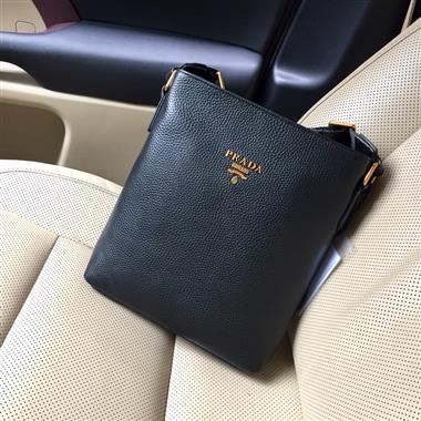 PRADA  2023新款男生時尚休閒包 尺寸:23-27-5CM