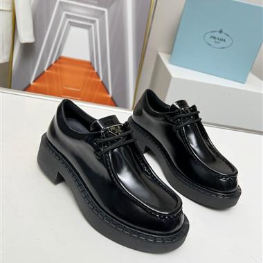 PRADA   2023新款女生休閒時尚鞋子