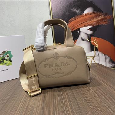 PRADA   2023新款女生時尚休閒包 尺寸:26-16CM