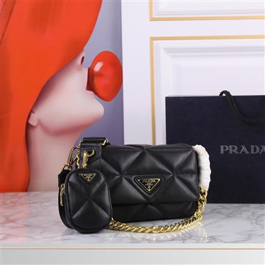 PRADA   2023新款女生時尚休閒包 尺寸:20*13*6CM