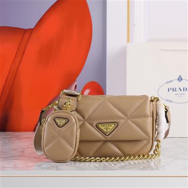 PRADA   2023新款女生時尚休閒包 尺寸:20*13*6CM