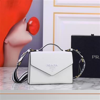 PRADA   2023新款女生時尚休閒包 尺寸:21*14*6.5CM