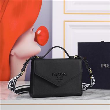 PRADA   2023新款女生時尚休閒包 尺寸:21*14*6.5CM