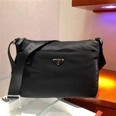 PRADA  2023新款男生時尚休閒包 尺寸:31*23*9CM