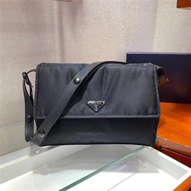 PRADA  2023新款男生時尚休閒包 尺寸:30*21.5*12CM
