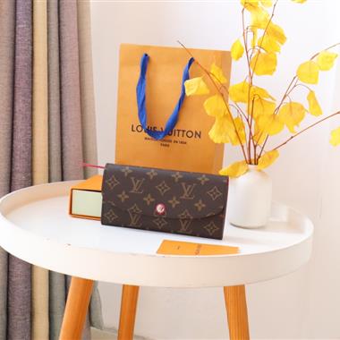 LOUIS VUITTON   2023新款時尚皮夾 尺寸：19*10*2CM