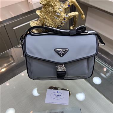 PRADA  2023新款男生時尚包包 尺寸:26-20-7CM
