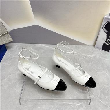 MIUMIU   2023新款女生休閒時尚鞋子