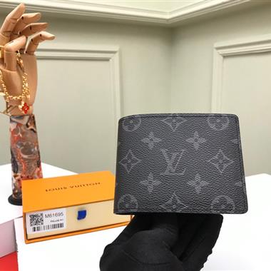 LOUIS VUITTON   2023新款男生時尚包包 尺寸：11.5*9*1.5CM