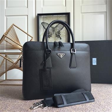 PRADA   2023新款男生時尚包包 尺寸:36.5*28CM